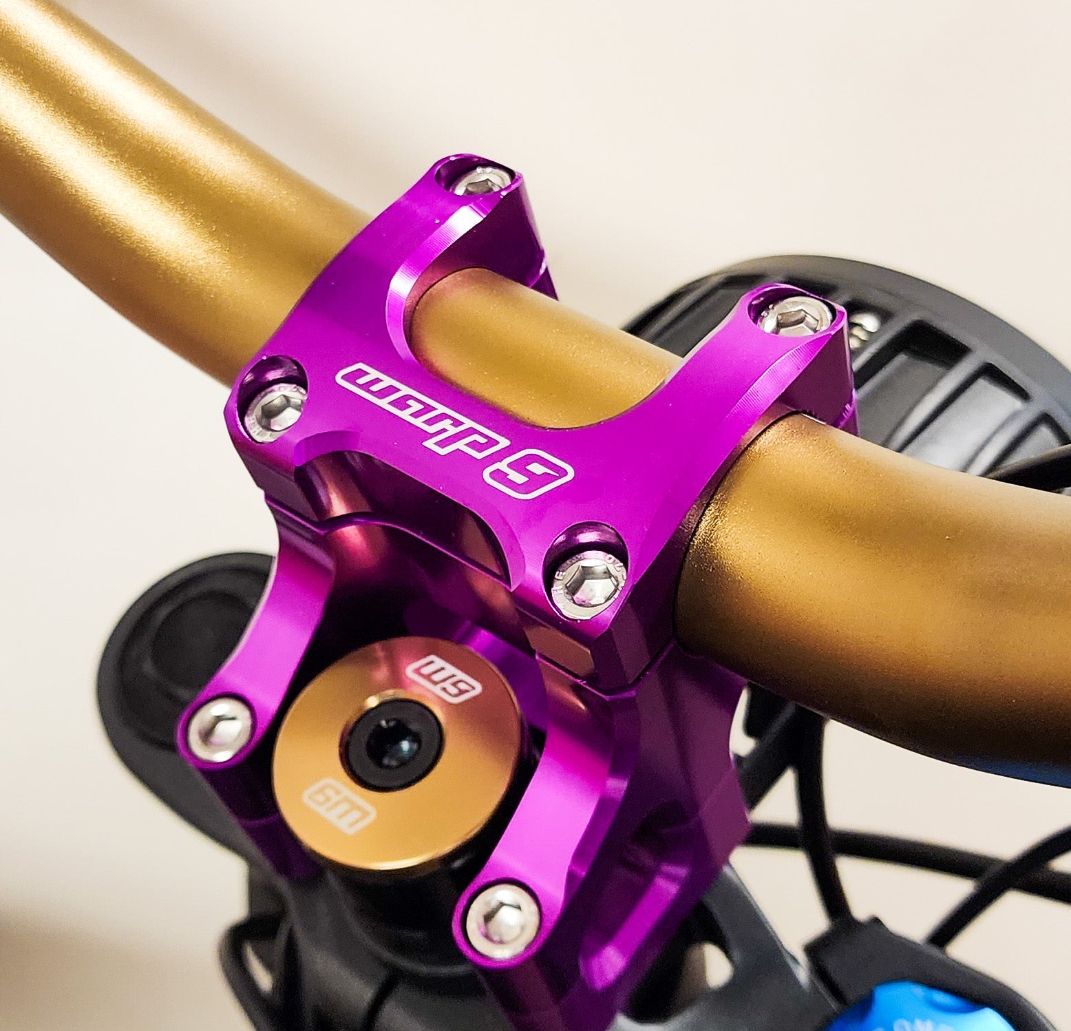 Bar Mount (Collective)