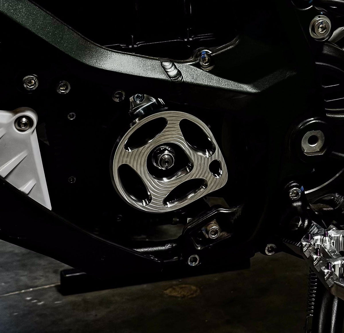 Prickly Ultra Bee Motor Cover - ٍٍٍِRERODE USA